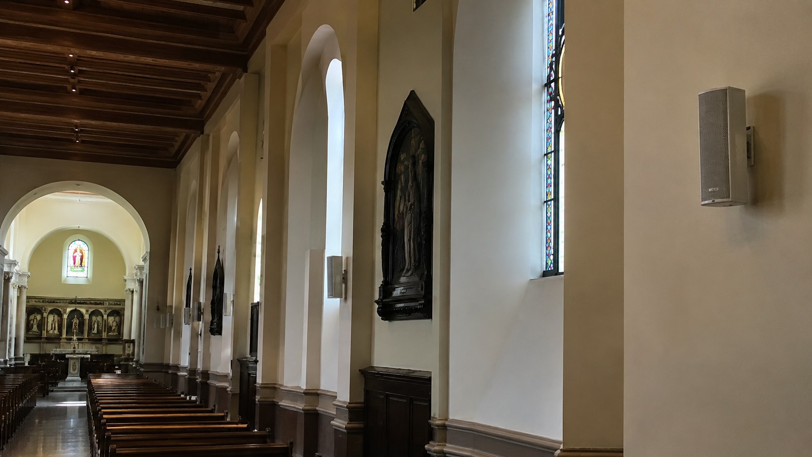 Iglesia preparada para instalación de audio funcional